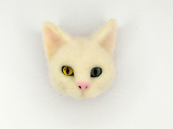 羊毛フェルト 猫 白猫 毛糸 ぽんぽん ブローチ 羊毛フェルト