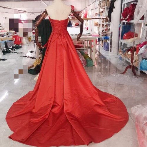 大好評中！ さくらんぼ色赤 カラードレス 美しい花リボン 華やかな  