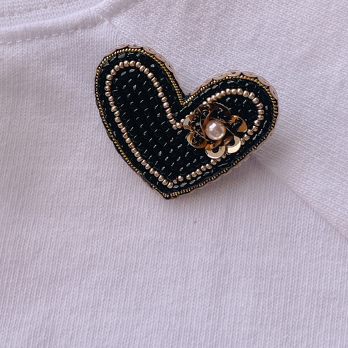 ビーズ刺繍ブローチ【ミニハートのバリエーション.101/黒