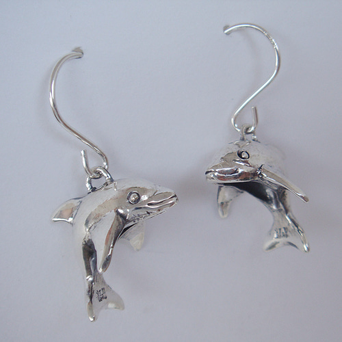 海豚（イルカ）ピアス シルバーアクセサリー いるか 海の生き物