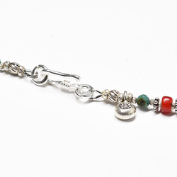 聖誕小珠和綠松石、白心和凱倫銀的彩色項鍊 第4張的照片