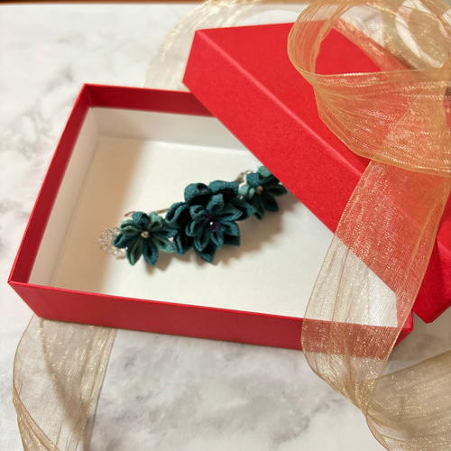 つまみ細工のバレッタ プレゼント まとめ髪 和色 青緑 くすみカラー  