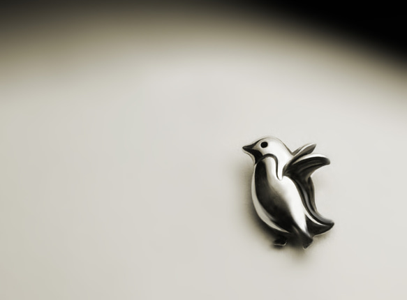 ペンギンスターリングシルバーピアス 1枚目の画像