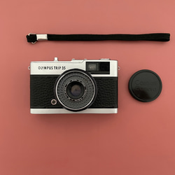 【完動品】レトロなフィルムカメラ オリンパスTRIP35　黒のシュリンクレザー 7枚目の画像
