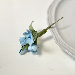 布花ブルーが優しい、ブルースターのコサージュ 5枚目の画像