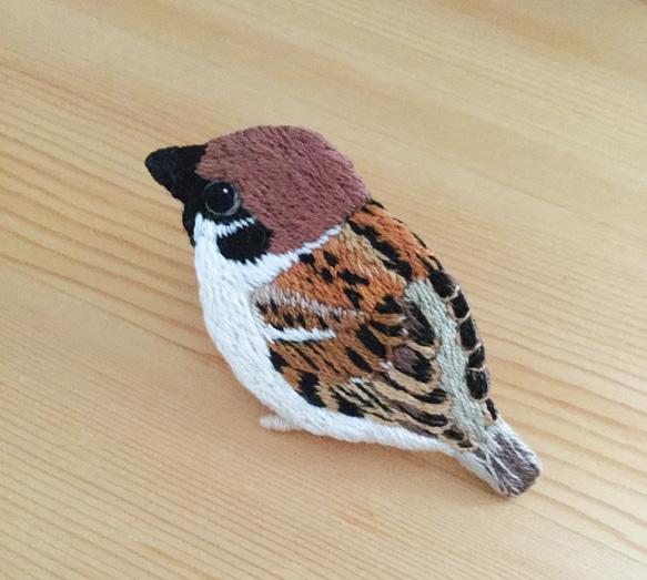 すずめ☆鳥の刺繍ブローチ #1 ブローチ chikayo＊c-gallery 通販 