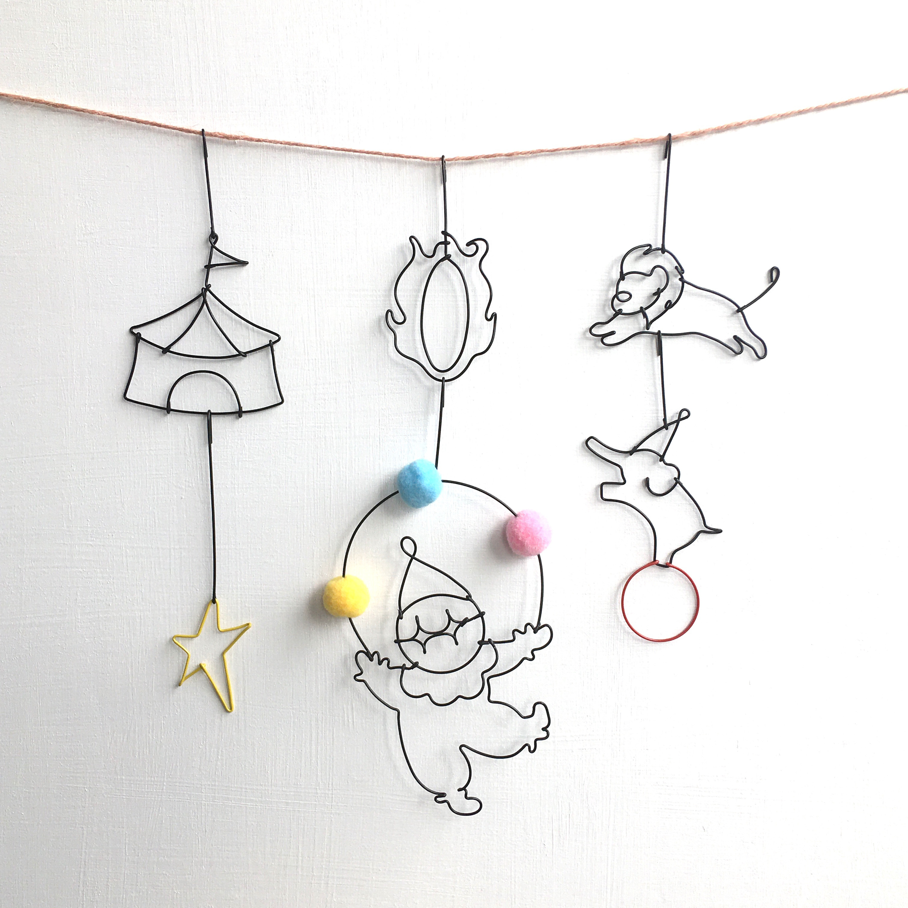 ワイヤーガーランド　～おてだまピエロ～