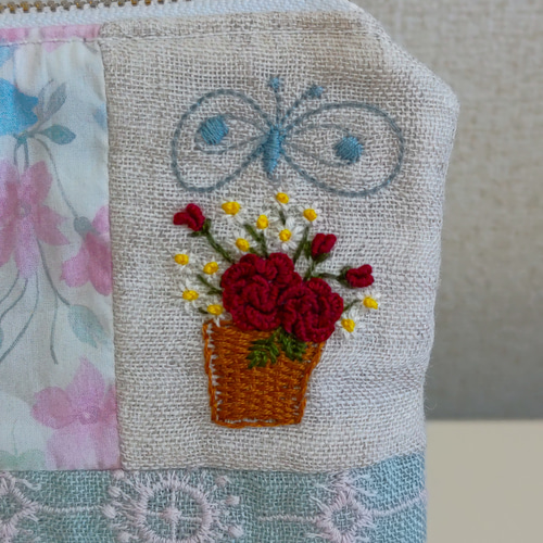 ミナペルホネン パッチワーク ポーチ ハンドメイド 刺繍 ポーチ ミナペルホネン パッチワーク ポーチ ハンドメイド 刺繍 ポーチ