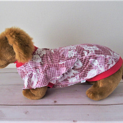 犬服「フリルスリーブ・白花×ピンク」ドッグウェア ペット服 薄手 可愛い お出かけ 散歩 犬 ペット ピンク系 花柄 8枚目の画像