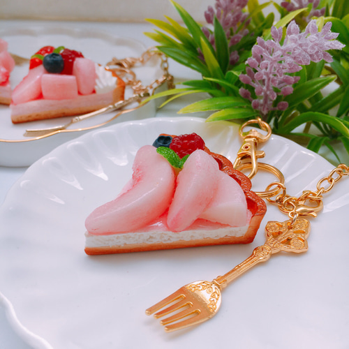 ジューシーな桃のタルト バックチャーム フォークチャーム付☆フルーツ