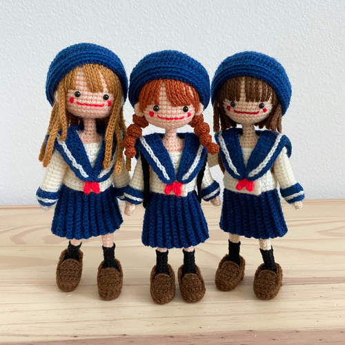 編みぐるみ】【ミニサイズ】セーラー服の女の子【ハンドメイド】