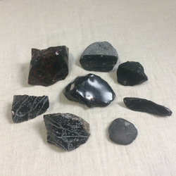 大分県産　黒曜石(乳灰色) 居辺産十勝石 原石 磨き ペア 52g｜天然石 原石 通販キラリ石