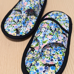 足の血行が良くなり健康にも良い　ROOMSHOES~ルームシューズ【布ぞうり·トング型】お花猫ちゃん柄で制作贈り物にOK 1枚目の画像