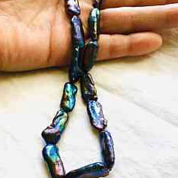 #311 湖水真珠　琵琶　1枚　8×20㍉　虹紺　レインボーネイビー　ビワ　biwa 高品質淡水真珠 6枚目の画像