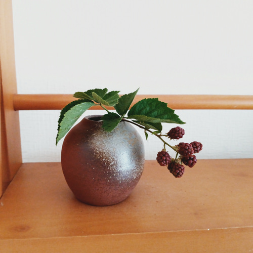 備前焼 花入れ 一輪挿し・花瓶・花器 aco 通販 13893635｜Creema