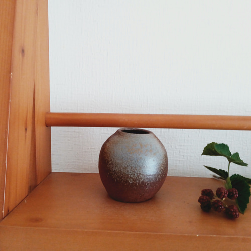 備前焼 陶泉　一輪挿し 花生 花瓶 1017 備前焼 一輪挿し「IZURU」出製陶 – Osmund Drive
