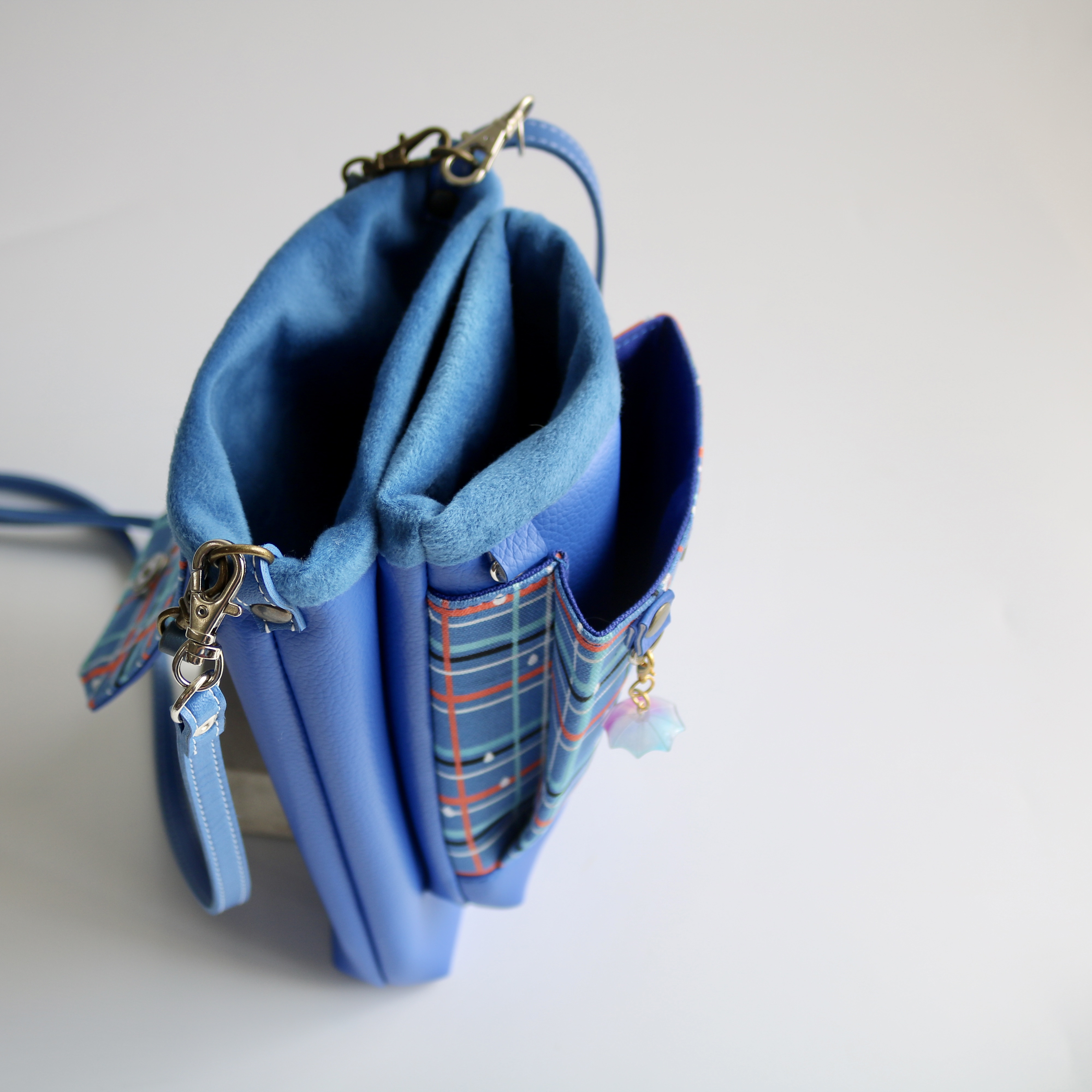 新作　長財布対応 仕切り4つの万能ポシェット　雨傘