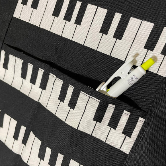 大人 S M L LLsize 鍵盤 ピアノ 脇ゴム エプロン ポケット付 2枚目の画像