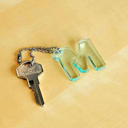 Sサイズ】アクリル製 イニシャルキーホルダー（約35mm/3.5cm