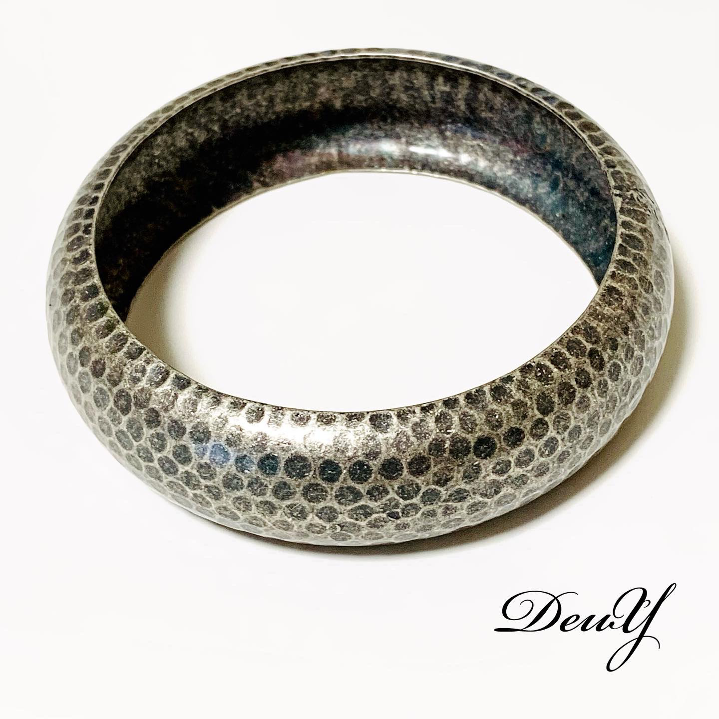 《受注製作》コスチュームジュエリー/バングル/大ぶり/槌目加工/アンティーク調【Deux Y】DJV-011