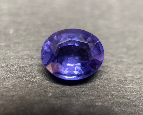 サファイア サファイアルース 0.85カラット オーバルカット 非加熱