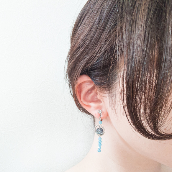 swaying blue earrings 2枚目の画像