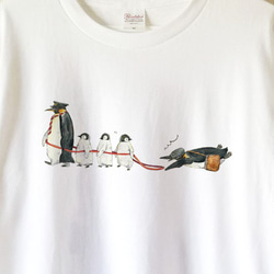 【送料無料】コウテイペンギンの電車ごっこTシャツ～子供から大人までみんなで使える13サイズ～ 2枚目の画像