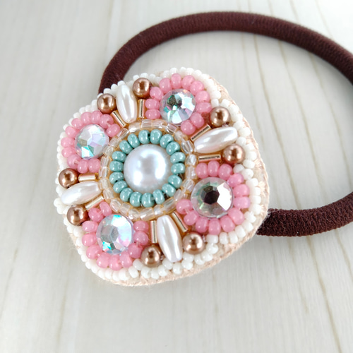 ビーズ刺繍◇ヘアゴム＃042ピンク ヘアゴム isoa/イソア 通販｜Creema 