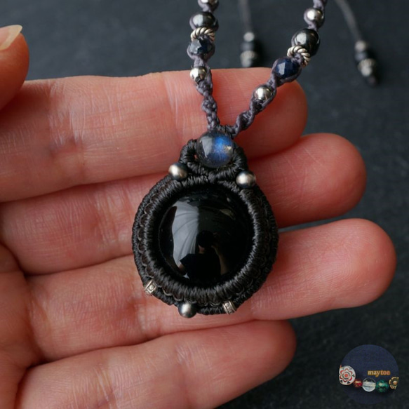 大きめのチベット産モリオン(黒水晶)のお守りマクラメネックレス  ‐ 漆黒 - 7枚目の画像