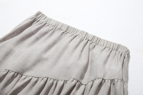 斜褶褶皺 線條優美 棉麻長裙 米灰色 220503-1 第3張的照片