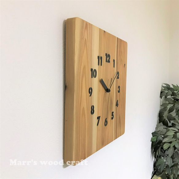 国産杉の時計　シンプルな木製壁掛け時計　クリアー塗装　黒文字　Creema限定　1点限り 3枚目の画像