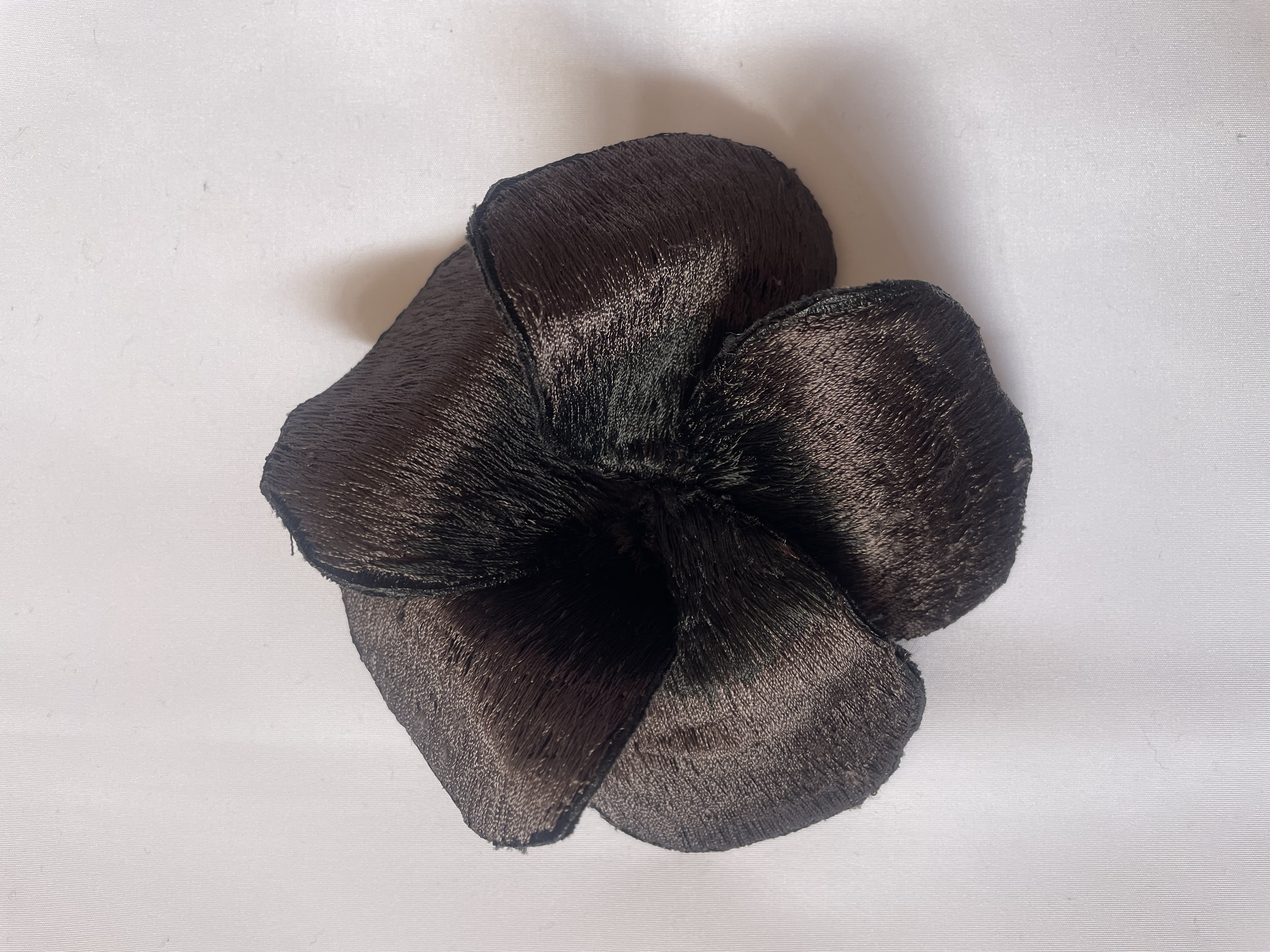 グラデーション刺繍花コサージュ【送料無料】