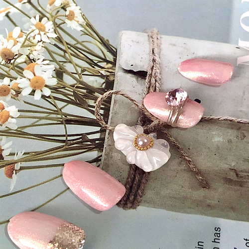 ぷっくりフラワー/ピンク/アクセサリーネイル/リングネイル/ラメ/水彩