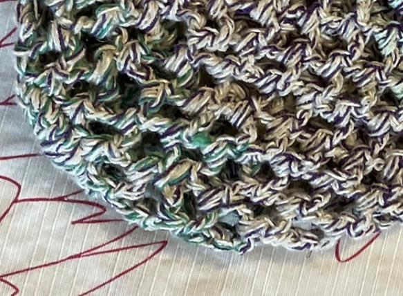 ネット編みバッグ4　ベージュ・紫・青　綿糸・リボンヤーン使用 4枚目の画像