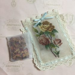プチポワンの薔薇のポプリサシェ  臙脂 4枚目の画像