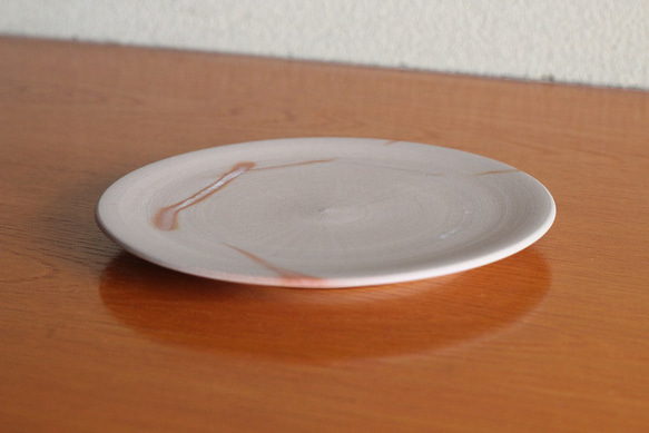 備前焼の１５ｃｍ丸皿（明るめ） 1枚目の画像
