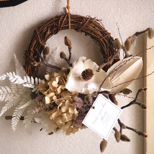 木蓮の蕾が個性的。アンティークカラーのハーフリース ドライフラワー