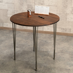 古材で作った丸テーブル（木材：槐(えんじゅ)／脚アイアン） 1枚目の画像