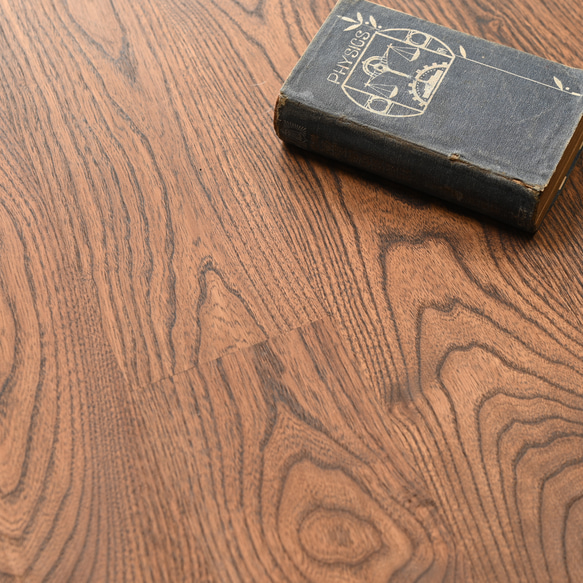 古材で作った丸テーブル（木材：槐(えんじゅ)／脚アイアン） 3枚目の画像