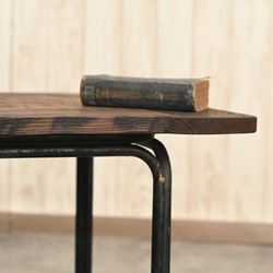 古材で作ったサイドテーブル　木材：栗(くり）の木／脚：アイアン 7枚目の画像