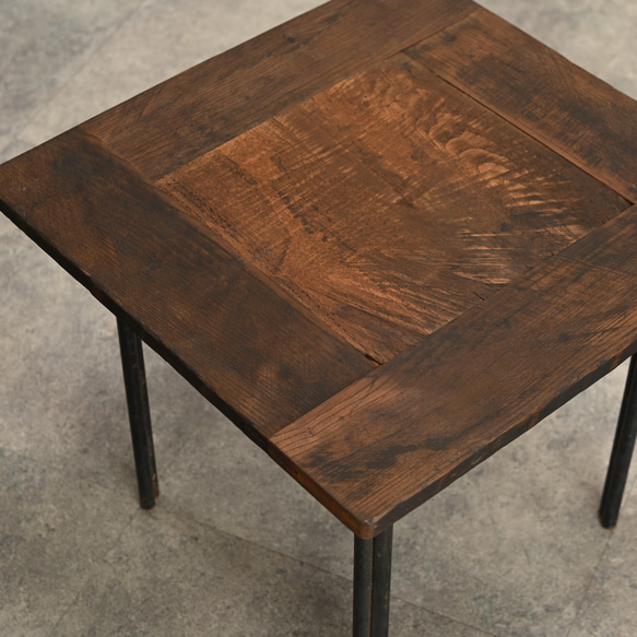 古材で作ったサイドテーブル　木材：栗(くり）の木／脚：アイアン 5枚目の画像