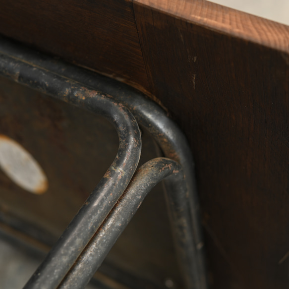 古材で作ったサイドテーブル　木材：栗(くり）の木／脚：アイアン 9枚目の画像
