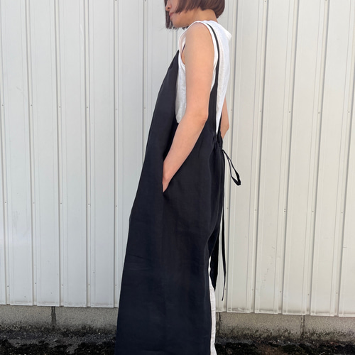 リネンを使ったロング丈エプロンドレス♪ 大人のワンピースで