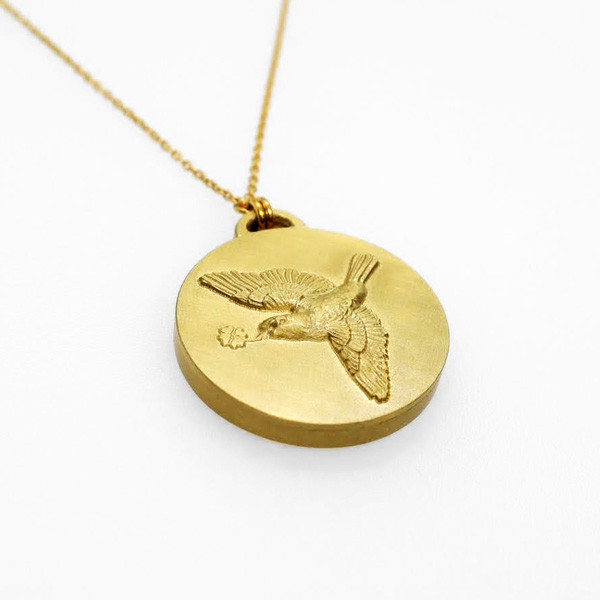 コインロケット・鳥の彫刻　ロケットペンダント　刻印＆写真加工可能　写真入れ　レディース　メンズ