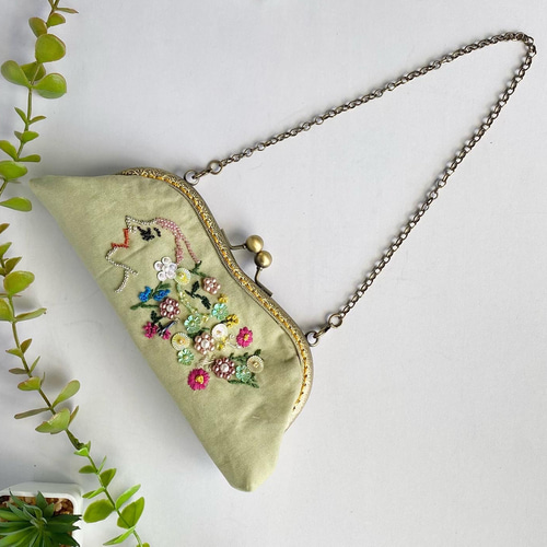 ビーズ刺繍のがま口 4 ピンク オレンジ マチなしポーチ | 月に