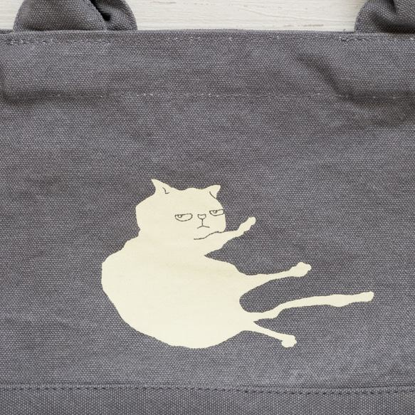 やる気のない猫　キャンバストートバッグ  Sサイズ  やわらかなグレーの厚手コットン素材 3枚目の画像
