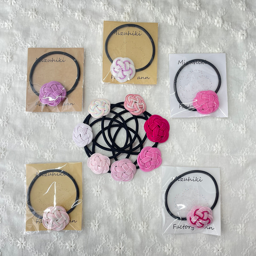 シュシュ  ヘアゴム  ビーズ  パープルピンク シュシュ ヘアゴム ビーズ パープルピンク