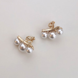 Triple pearl pierce / earring 5枚目の画像