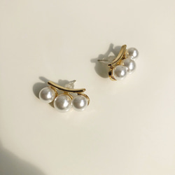 Triple pearl pierce / earring 3枚目の画像