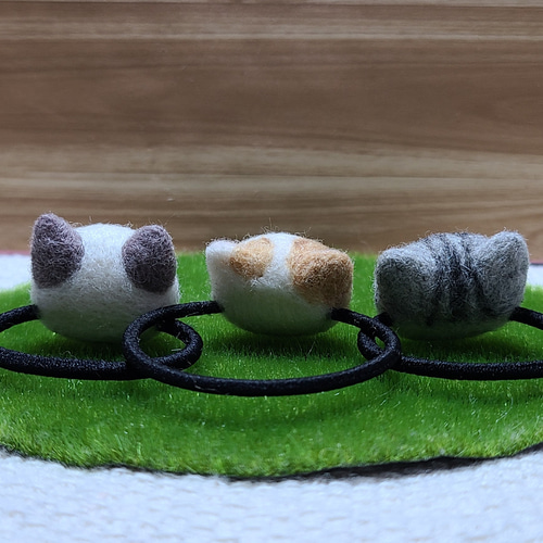 受注制作】ヘアゴム 髪ゴム 羊毛フェルト 猫 ねこ ヘアゴム corron